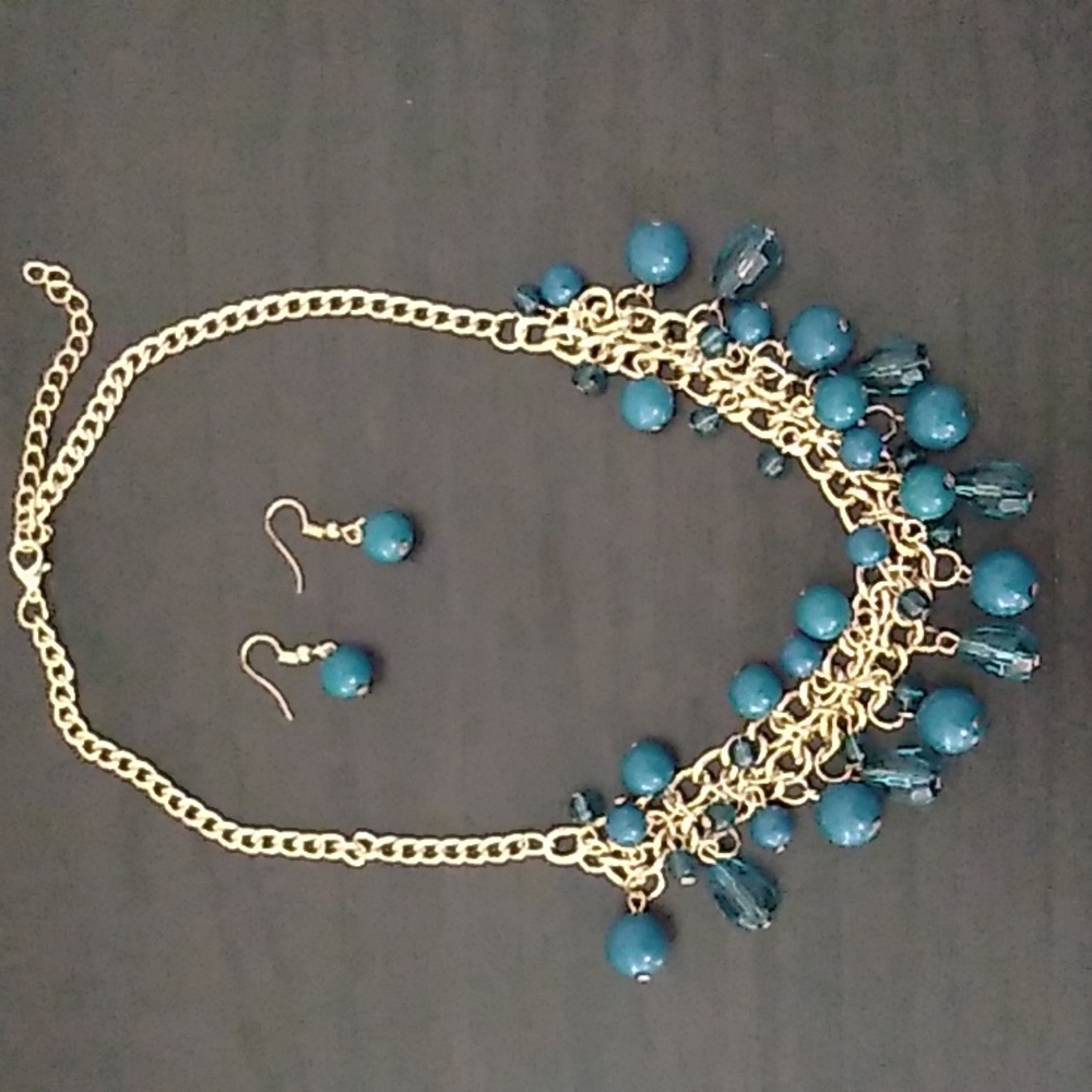 Gold-tone chain necklace & earring set